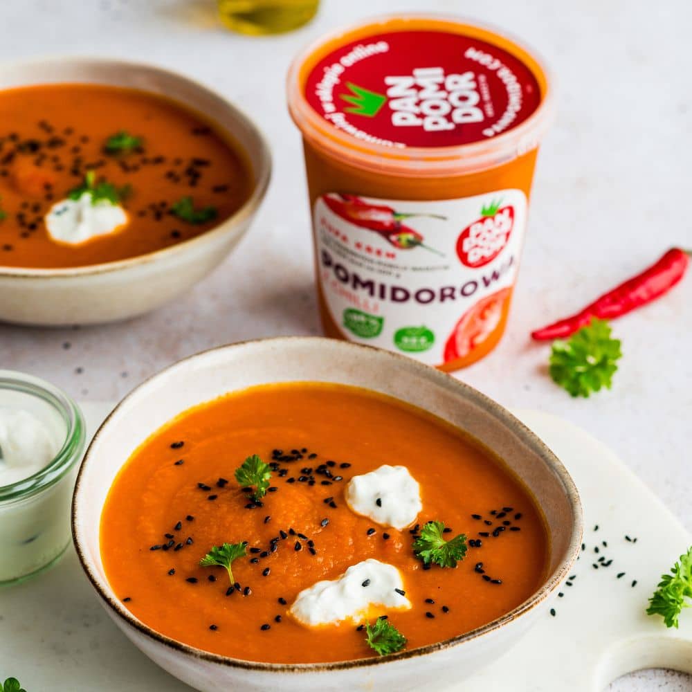 zupa-pomidorowa-z-chilli-z-kubkiem